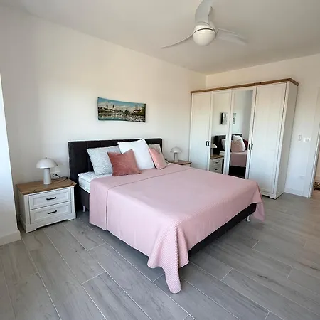 Apartment Myra *